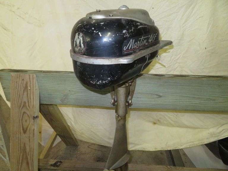Early Vintage MARTIN  Model "40", rare, hard to find Outboard Motor, Very Good external condition - LOOK AT ALL PHOTOS - Located at 1235 Belangia Road, Havelock, NC