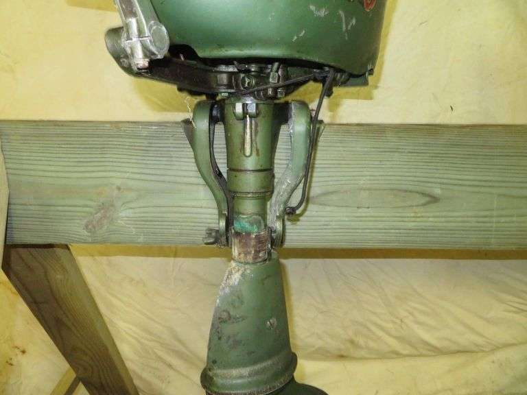 Early Vintage JOHNSON 5 hp, very old, rare Outboard Motor, Very Good external condition - LOOK AT ALL PHOTOS - Located at 1235 Belangia Road, Havelock, NC