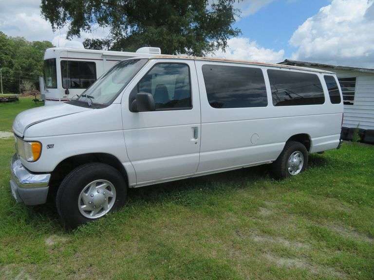 1998 FORD  PASSENGER VAN, TRITON V-10 engine, runs and drives as should, mileage showing 195,546, VIN 1FBSS31S5WHB39382