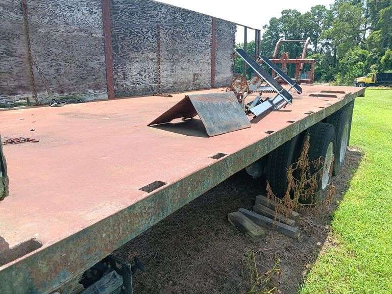 1985 CHEVROLET  BRIGADIER  Flat Bed Truck, currently does not run, but can be made to run, fuel issue, VIN  1GDT8C4Y7GV514024