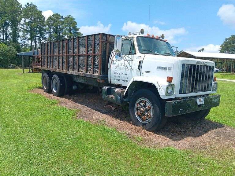 1985 CHEVROLET  BRIGADIER  Flat Bed Truck, currently does not run, but can be made to run, fuel issue, VIN  1GDT8C4Y7GV514024