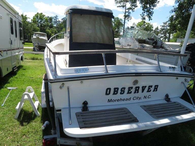1990  SHAMROCK  PILOT HOUSE, Inboard gasoline engine, boat in very good condition, look at all photos, Hull ID - SHA02775J990, with galvanized boat trailer