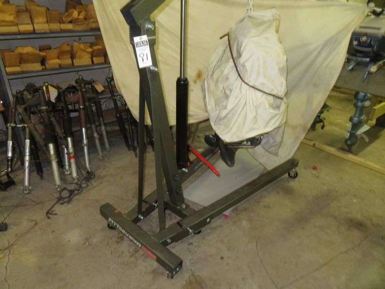 PITTSBURGH  Portable Engine Crane on Rollers, excellent condition. NOTE: the outboard motor shown in photo DOES NOT SELL WITH THE CRANE - THIS CRANE IS LOCATED AT 1235 BELANGIA RD AND CAN BE VIEWED ON SCHEDULED PREVIEW DATES ONLY
