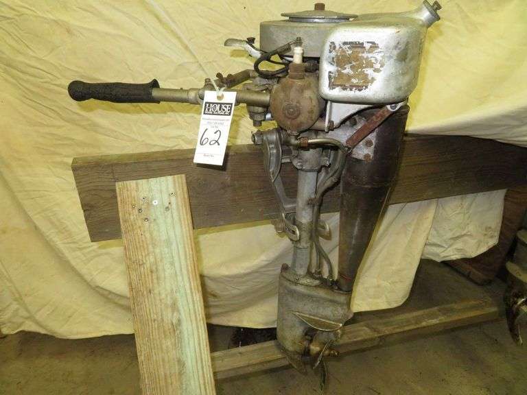 Early Vintage JOHNSON 2 Cylinder, very very old, rare Outboard Motor, Very Good external condition - LOOK AT ALL PHOTOS - Located at 1235 Belangia Road, Havelock, NC
