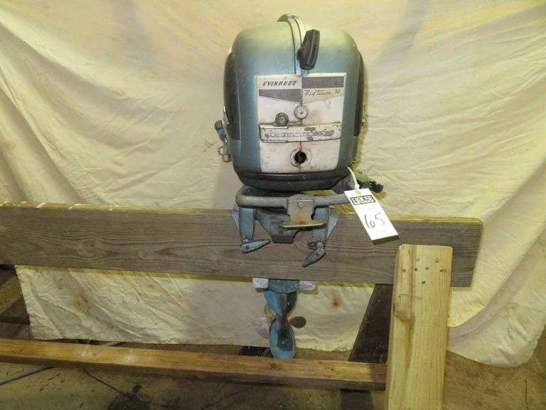Early Vintage EVINRUDE  BIG TWIN 30 Outboard Motor, Very Good external condition - LOOK AT ALL PHOTOS - Located at 1235 Belangia Road, Havelock, NC