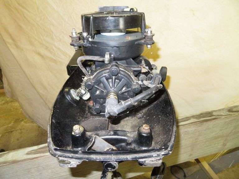 MERCURY 5 hp, 2 stroke Outboard Motor, Very Good external condition - LOOK AT ALL PHOTOS - Located at 1235 Belangia Road, Havelock, NC