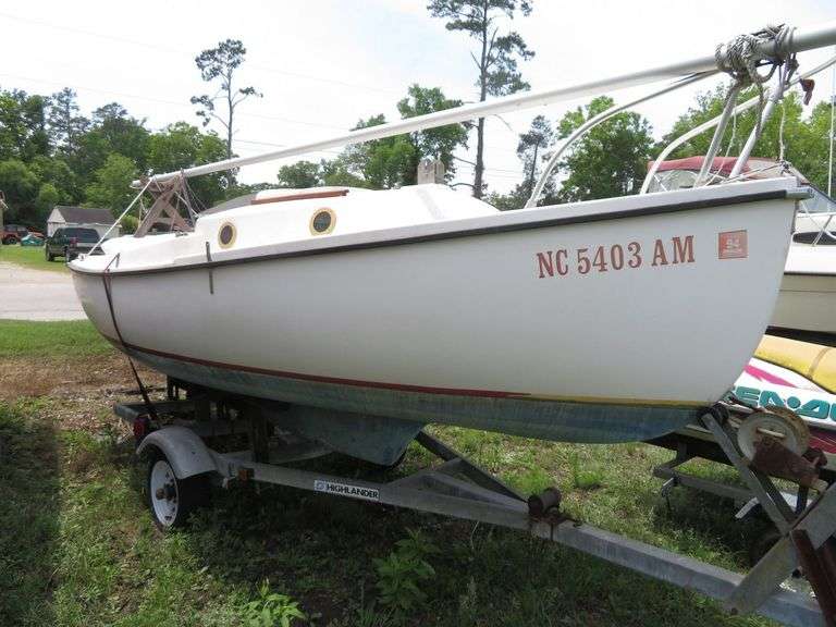COM PAC SAIL BOAT
