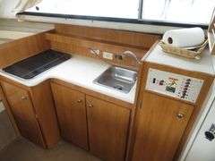 BAYLINER  28 foot CIERRA with gasoline Inboard Engine, with Cabin, Galley & Dining Area, Toilet, Electronics, Accessories,