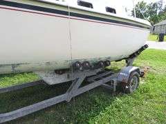 GLOUCESTER  22 foot SAILBOAT, Very good condition, Hull ID  GY100887ML485, with LONG Galvanized self adjusting trailer
