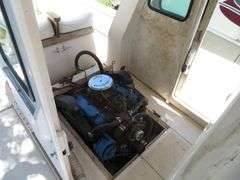 1990  SHAMROCK  PILOT HOUSE, Inboard gasoline engine, boat in very good condition, look at all photos, Hull ID - SHA02775J990, with galvanized boat trailer