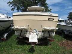 BAYLINER - CABIN BOAT & TRAILER