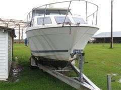 BAYLINER  28 foot CIERRA with gasoline Inboard Engine, with Cabin, Galley & Dining Area, Toilet, Electronics, Accessories,