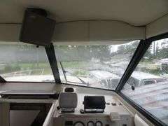 BAYLINER  28 foot CIERRA with gasoline Inboard Engine, with Cabin, Galley & Dining Area, Toilet, Electronics, Accessories,