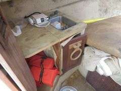 BAYLINER - CABIN BOAT & TRAILER