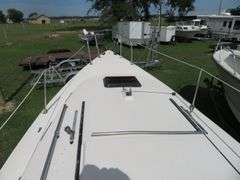 GLOUCESTER  22 foot SAILBOAT, Very good condition, Hull ID  GY100887ML485, with LONG Galvanized self adjusting trailer