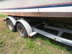 BAYLINER  CABIN BOAT