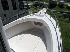 1990  SHAMROCK  PILOT HOUSE, Inboard gasoline engine, boat in very good condition, look at all photos, Hull ID - SHA02775J990, with galvanized boat trailer