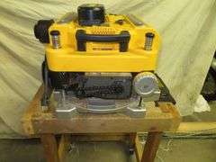 DEWALT Deluxe Planer, appears to have very little use, very popular planer