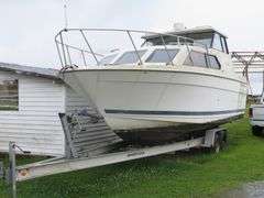 BAYLINER  28 foot CIERRA with gasoline Inboard Engine, with Cabin, Galley & Dining Area, Toilet, Electronics, Accessories,