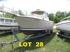BAYLINER  CABIN BOAT