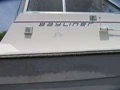 BAYLINER  CABIN BOAT