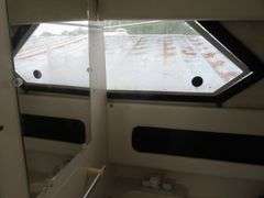 BAYLINER  28 foot CIERRA with gasoline Inboard Engine, with Cabin, Galley & Dining Area, Toilet, Electronics, Accessories,