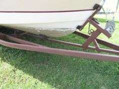 BAYLINER - CABIN BOAT & TRAILER