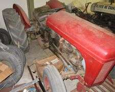 FERGUSEN  Early Model Tractor, appears POSSIBLY a T020 model, 4 cylinder gas engine, working condition unknown