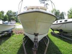BAYLINER - CABIN BOAT & TRAILER