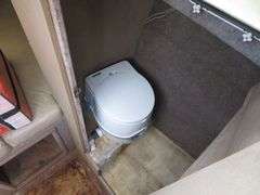 BAYLINER  CABIN BOAT