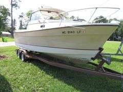 BAYLINER - CABIN BOAT & TRAILER