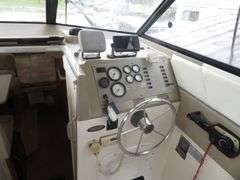 BAYLINER  28 foot CIERRA with gasoline Inboard Engine, with Cabin, Galley & Dining Area, Toilet, Electronics, Accessories,