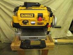 DEWALT Deluxe Planer, appears to have very little use, very popular planer