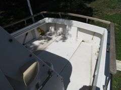1990  SHAMROCK  PILOT HOUSE, Inboard gasoline engine, boat in very good condition, look at all photos, Hull ID - SHA02775J990, with galvanized boat trailer