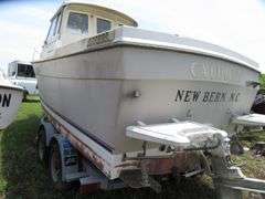 BAYLINER  CABIN BOAT