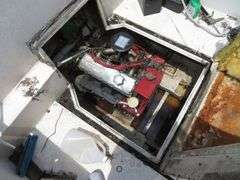 BAYLINER  CABIN BOAT