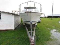 BAYLINER  28 foot CIERRA with gasoline Inboard Engine, with Cabin, Galley & Dining Area, Toilet, Electronics, Accessories,