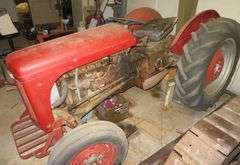 FERGUSEN  Early Model Tractor, appears POSSIBLY a T020 model, 4 cylinder gas engine, working condition unknown