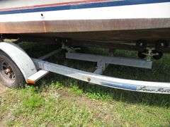 BAYLINER  CABIN BOAT
