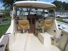 BAYLINER - CABIN BOAT & TRAILER