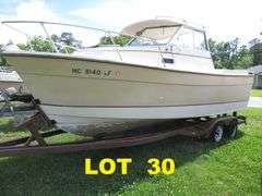 BAYLINER - CABIN BOAT & TRAILER