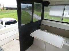 BAYLINER  28 foot CIERRA with gasoline Inboard Engine, with Cabin, Galley & Dining Area, Toilet, Electronics, Accessories,