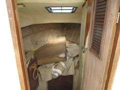 BAYLINER - CABIN BOAT & TRAILER