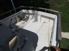 1990  SHAMROCK  PILOT HOUSE, Inboard gasoline engine, boat in very good condition, look at all photos, Hull ID - SHA02775J990, with galvanized boat trailer