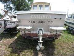 BAYLINER  CABIN BOAT
