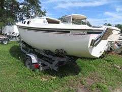 GLOUCESTER  22 foot SAILBOAT, Very good condition, Hull ID  GY100887ML485, with LONG Galvanized self adjusting trailer