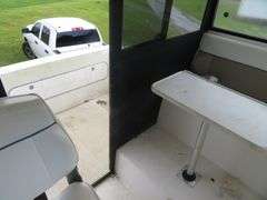 BAYLINER  28 foot CIERRA with gasoline Inboard Engine, with Cabin, Galley & Dining Area, Toilet, Electronics, Accessories,