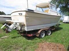 BAYLINER - CABIN BOAT & TRAILER