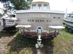 BAYLINER  CABIN BOAT