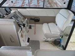 BAYLINER  28 foot CIERRA with gasoline Inboard Engine, with Cabin, Galley & Dining Area, Toilet, Electronics, Accessories,